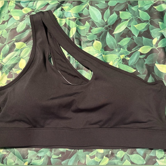 Other - CLEARANCE NWOT Asymmetrical Black Sports Bra